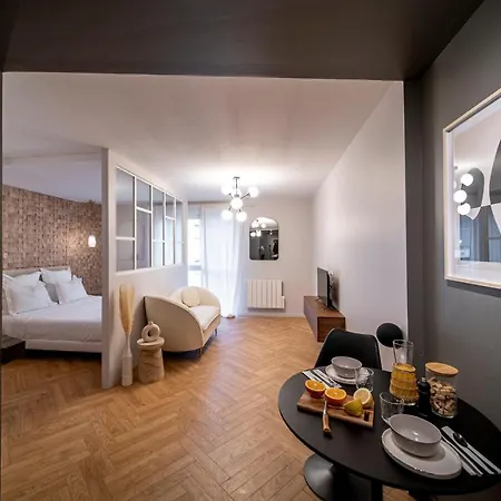 Suite Georgia Villeurbanne Exterior photo